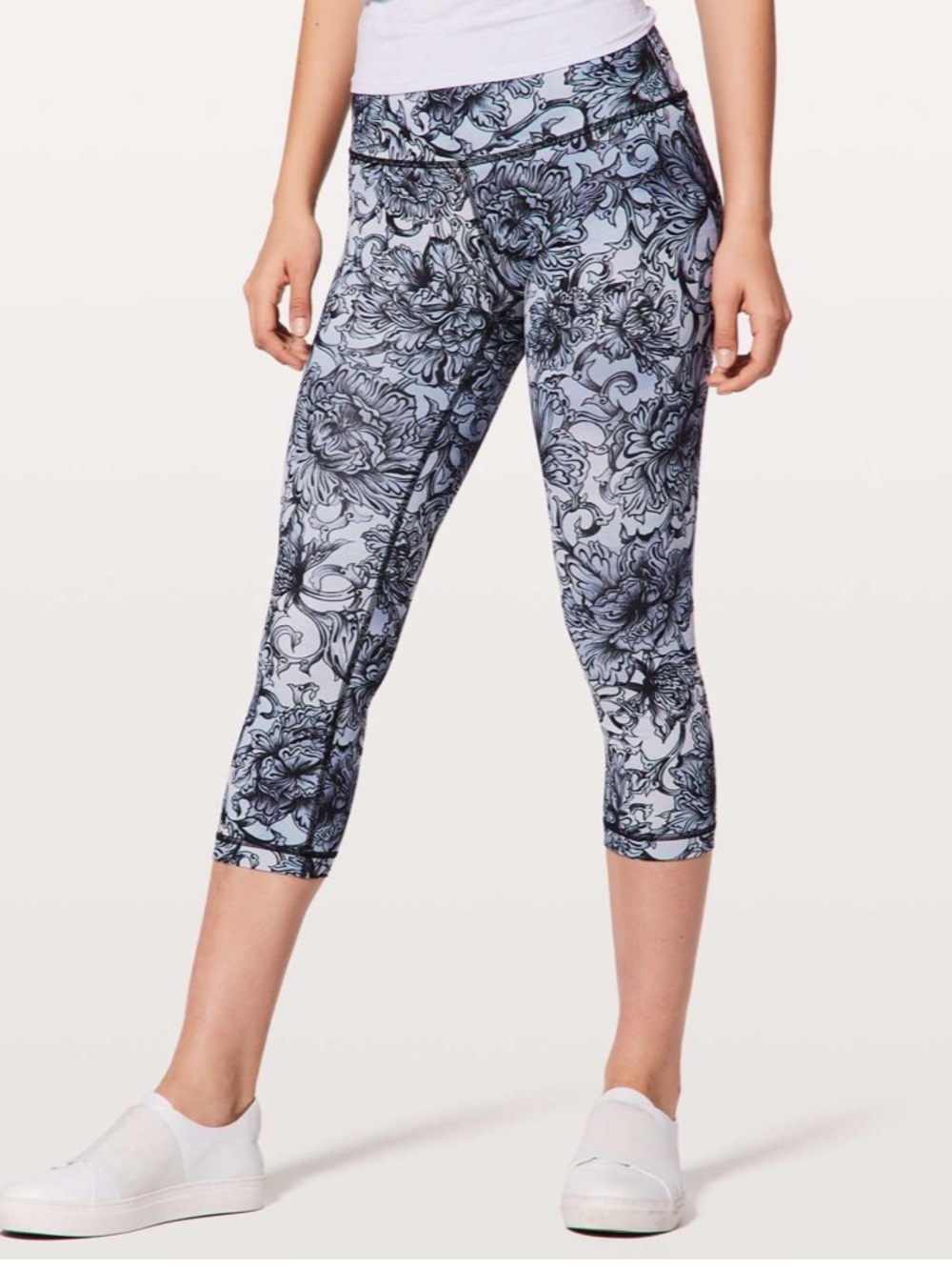 Lululemon Wunder Under Crop (Hi-Rise)
*Full-On Luxtreme 21"